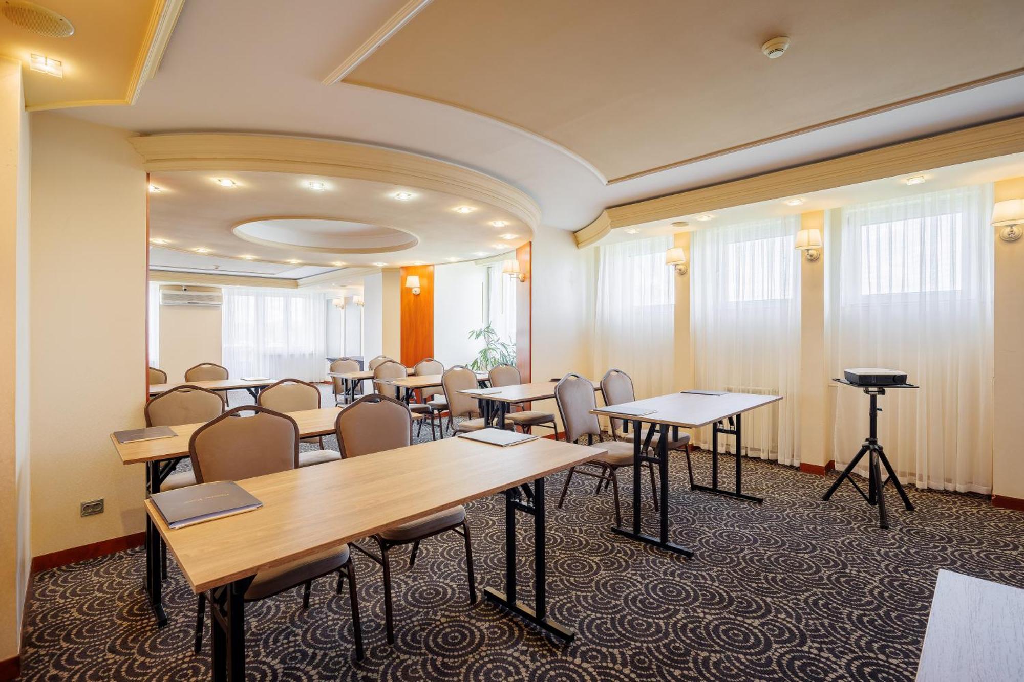 טארנאו Hotel Cristal Park מראה חיצוני תמונה