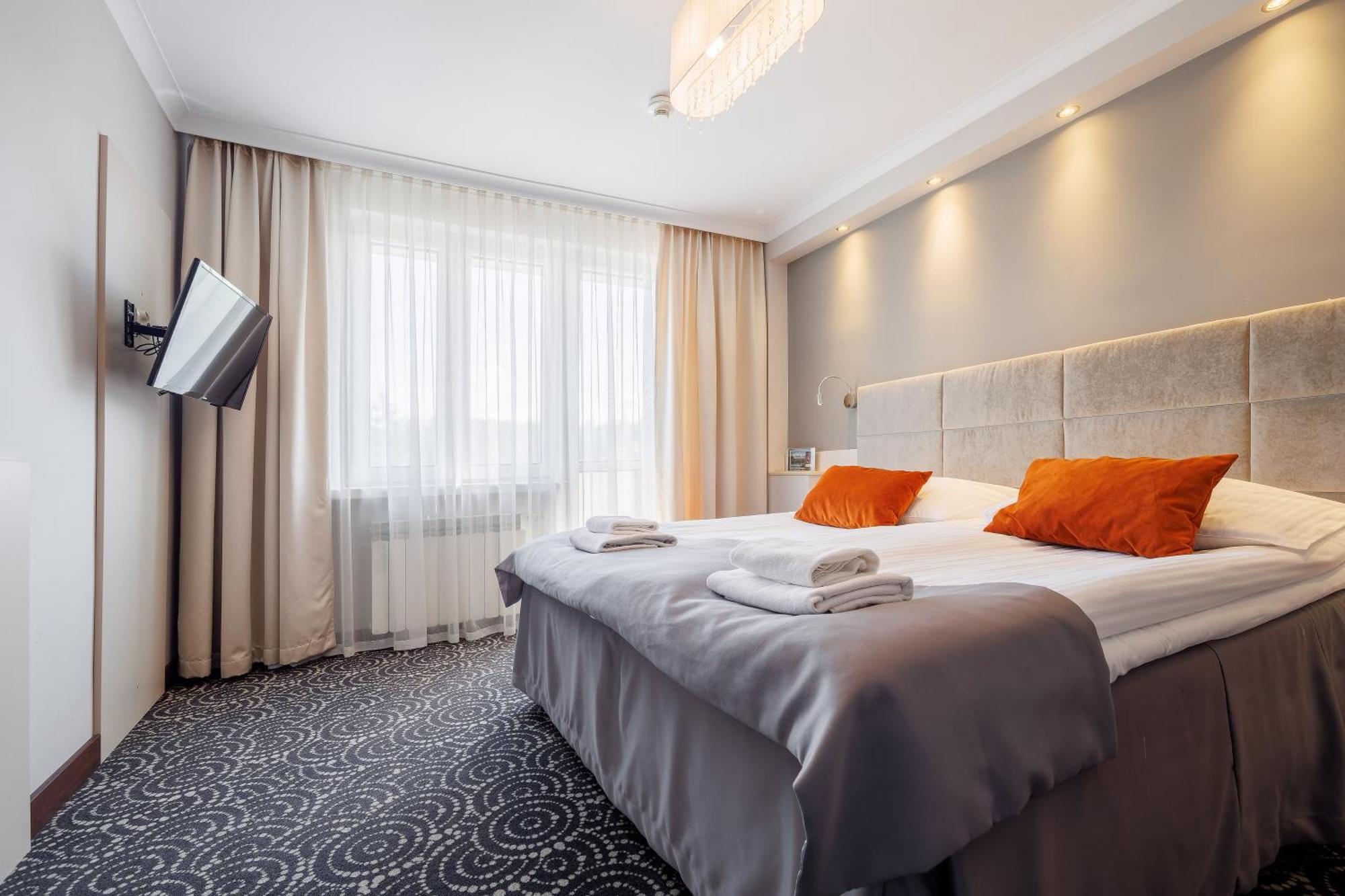 טארנאו Hotel Cristal Park מראה חיצוני תמונה