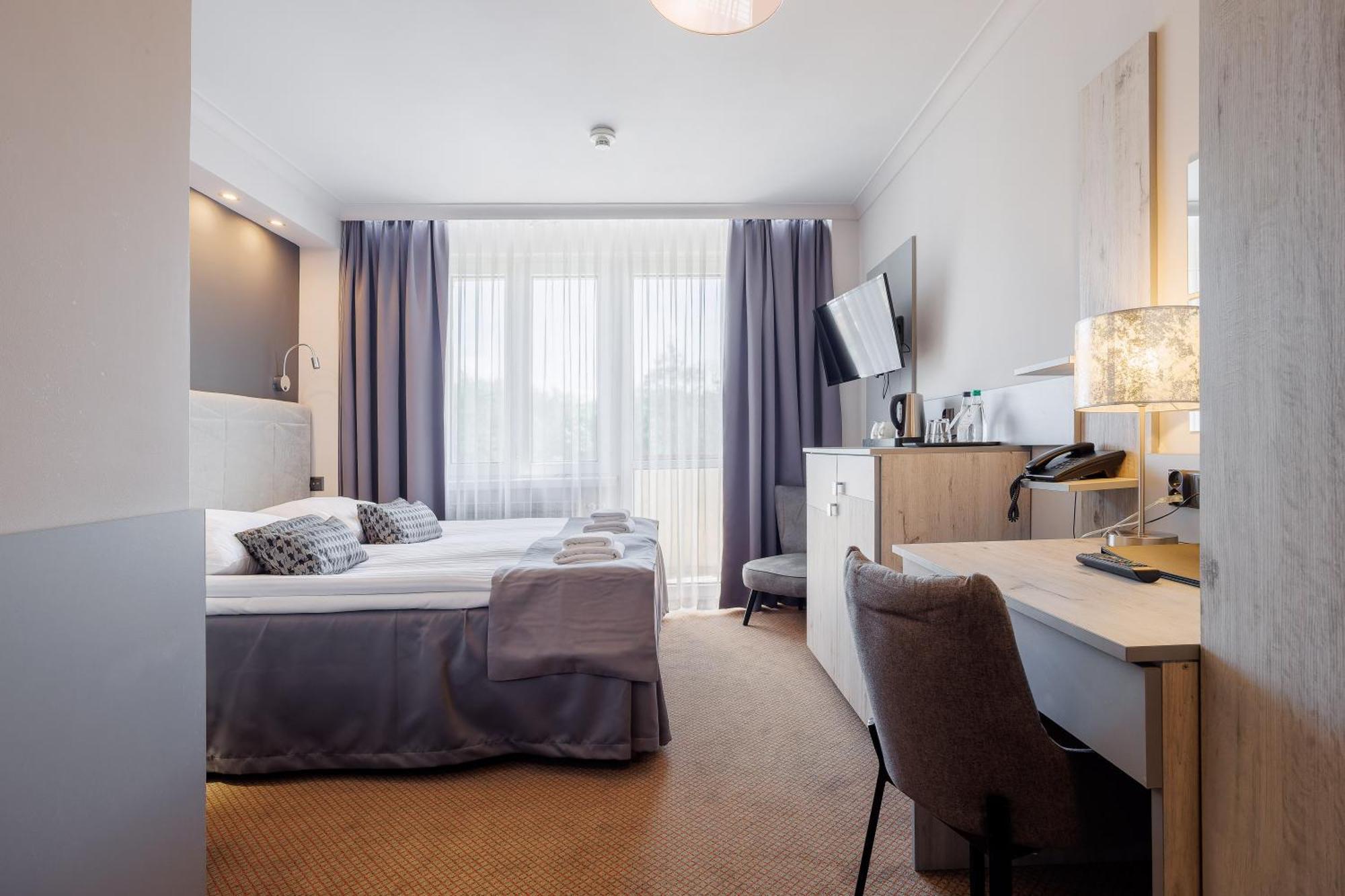 טארנאו Hotel Cristal Park מראה חיצוני תמונה