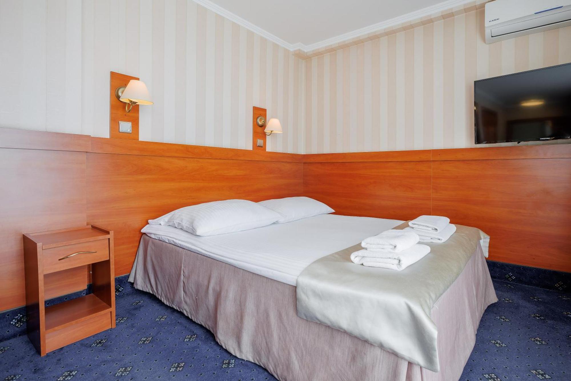 טארנאו Hotel Cristal Park מראה חיצוני תמונה